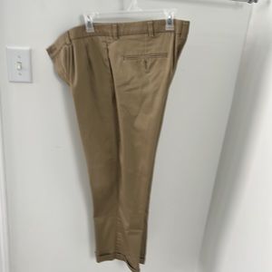 38x29 Men's Khaki Color Roundtree & Yorke totalFLEX dress slacks